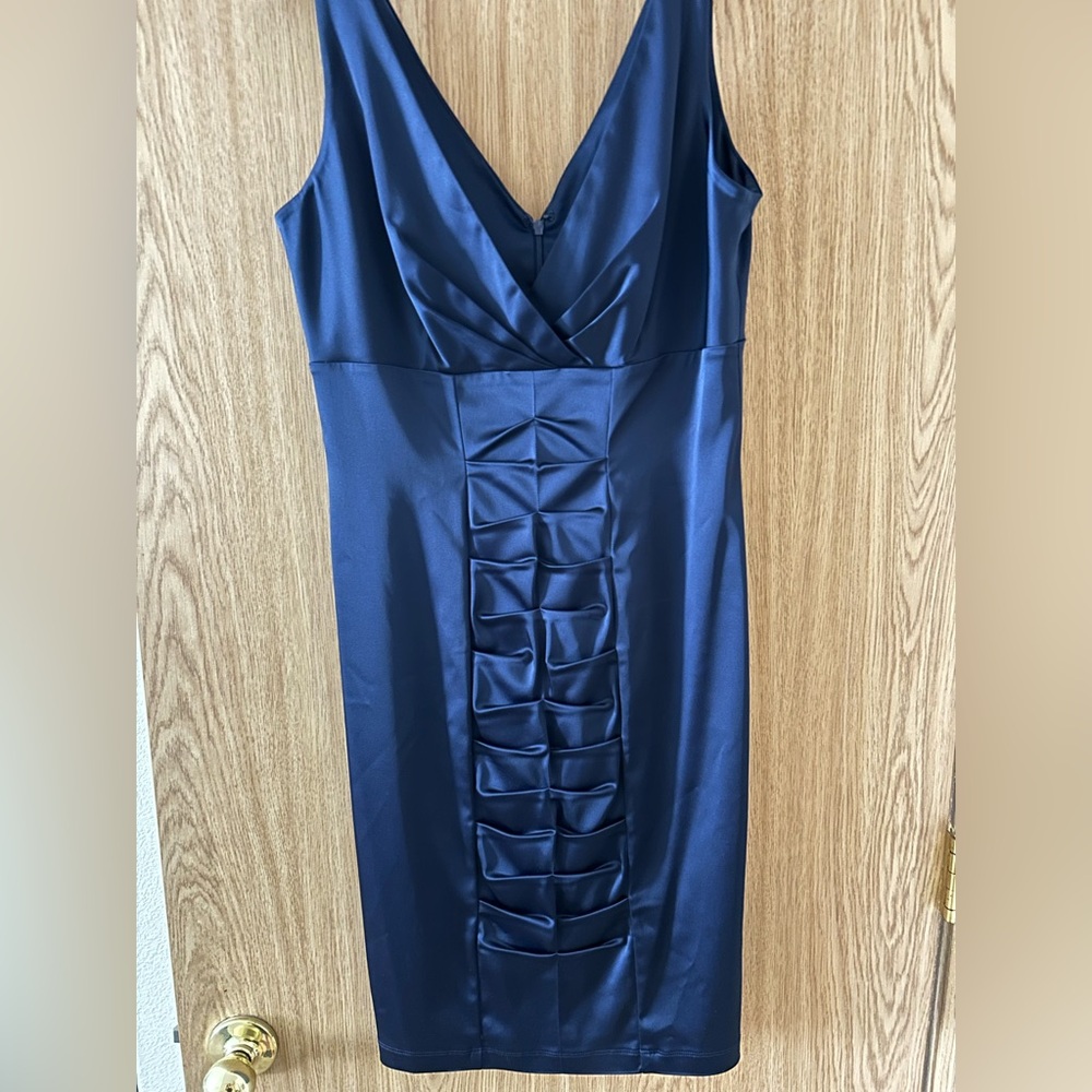 Elegant Navy Blue Sleeveless Dress